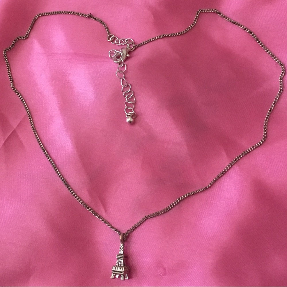 tiny eiffel tower necklace🌹